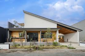 Wood Tone（木目系）・Natural（ナチュラル）を基調に、二階建て・Gable（切妻）の印象を組み合わせた外観です。家づくりの方向性を整理しやすいデザインです。